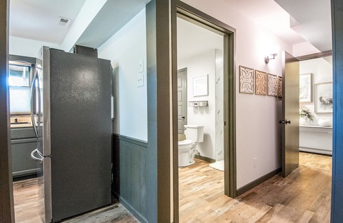 Holts Summit Apartamento | FARMHOUSE APARTMENT on 7+/- Acres with Farm Fresh Breakfast + Crackling Bonfire
