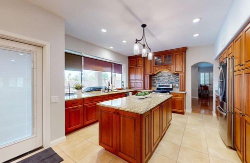 Paradise Park Vista Casa | Designer home with private pool, enclosed yard, game room, & W/D