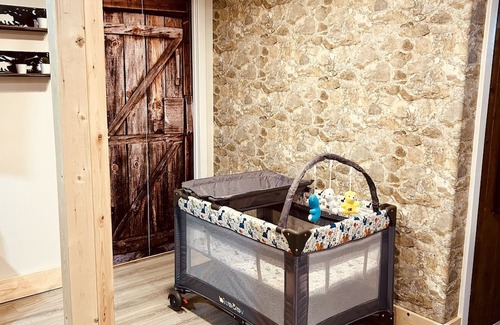 Calmar Apartamento | Cozy basement suite in a small town only 20 minutes from the airport