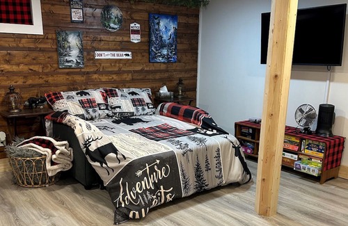 Calmar Apartamento | Cozy basement suite in a small town only 20 minutes from the airport