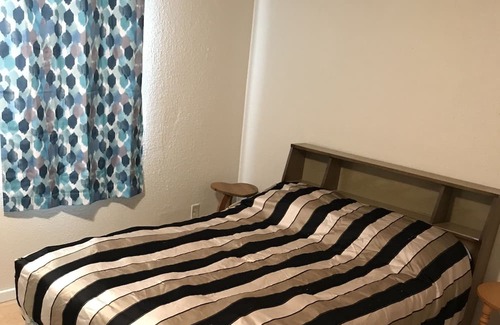Dickinson Condominio | Cul-da-sac hide-a-way