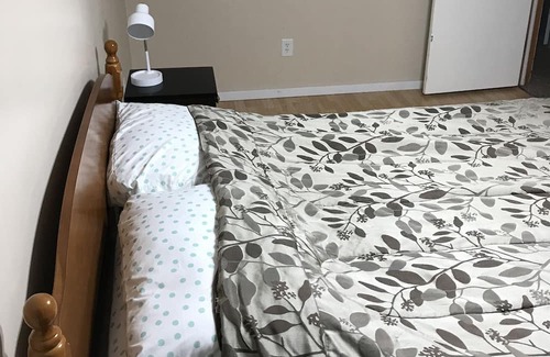 Dickinson Condominio | Cul-da-sac hide-a-way
