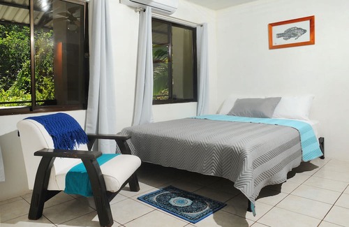 El Cerro Apartamento | Beach apartment situated between Manuel Antonio and La Marina Pez Vela Quepos.