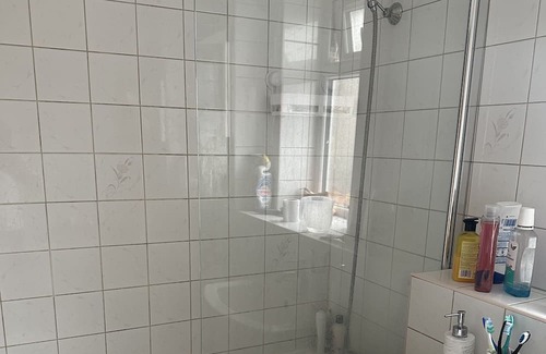 Tilbury Casa | Beautiful 3 bedroom house in Tilbury ,close to Amazon LCY2. Ideal for Amazonians