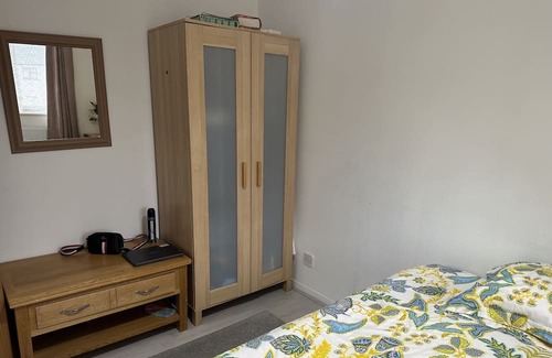 Tilbury Casa | Beautiful 3 bedroom house in Tilbury ,close to Amazon LCY2. Ideal for Amazonians