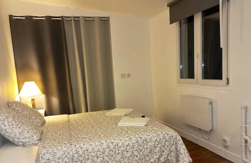 Houilles Casa | Homerez - Beautiful house for 6 ppl. with terrace at Houilles