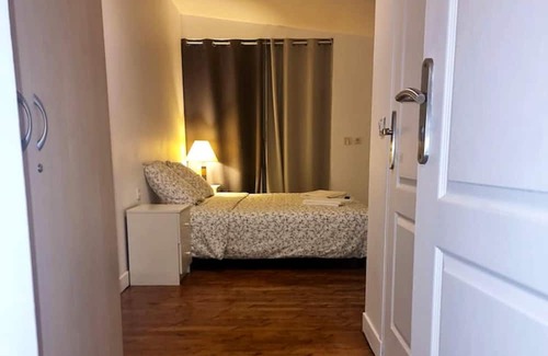 Houilles Casa | Homerez - Beautiful house for 6 ppl. with terrace at Houilles