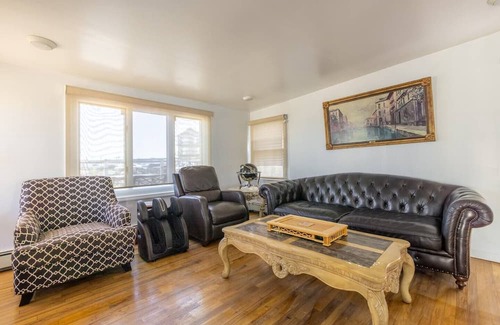 East Bronx Apartamento | 🅱🅾🅾🅺 🅽🅾🆆 1BR Private Beach + Patio