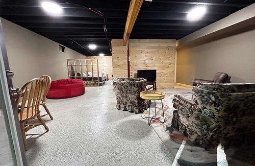 Alpine Lake Chalet De Esquí | New! Wintervue with Fireplace - Pet Friendly Home