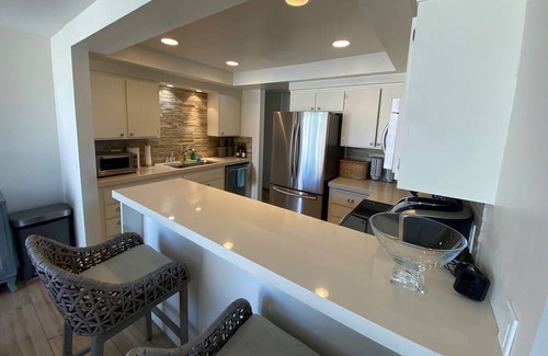 Palm Desert Condominio | Desert Getaway- Spacious Condo with Views, Pool and Spa Nearby!