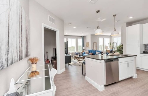 Clear Lake Shores Apartamento | The Coastal Breeze near Kemah Boardwalk and NASA