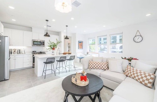 San Juan Capistrano Casa | @Marbella Lane -Chic & Pristine 3BR Rancho Mission