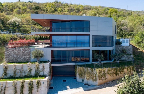 Mosenice Villa | Luxury Villa Vista Hills with a heated pool near Opatija