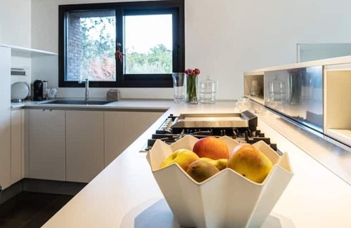 Ragalna Casa | Rahal villa with pool and outdoor fireplace between Etna and the sea