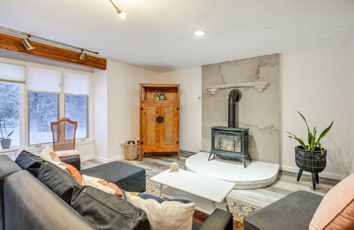 Conway Condominio | Cozy Conway Retreat Near Skiing + Hiking Trails!