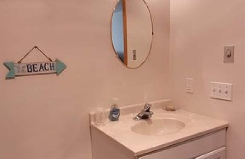 Northeastern Michigan Casa | The MOTEL ROOM - #12