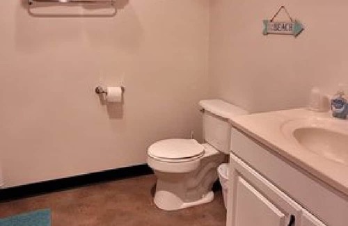 Northeastern Michigan Casa | The MOTEL ROOM - #12