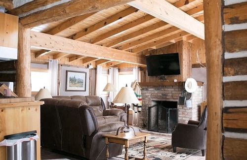 LaPorte Cabina | Unique Northwoods retreat located on 10 acres close to Leech Lake.