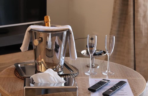 La Lande-de-Fronsac Apartamento | Vrbo Property