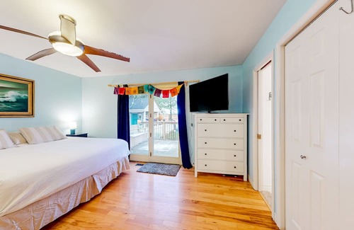 Centre Wellington Casa | Spacious retreat with pool, hot tub, firepit, & two living rooms