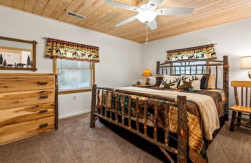 Maggie Valley Cabina | Cozy Creekside Retreat!