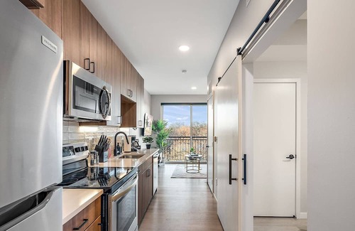 St. Anthony West Apartamento | Coze 1 BR with GYM & Free Parking by Target Center