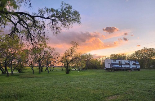 Burnet Casa | Cozy RV just outside of town