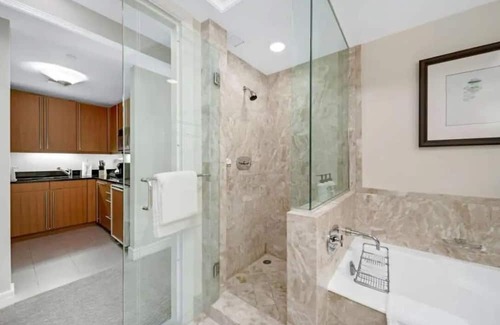 Brickell Complejo | Full kitchen studio at Four Seasons