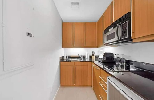 Brickell Complejo | Full kitchen studio at Four Seasons