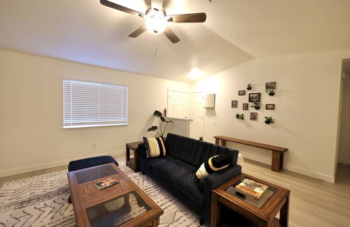 Yuba City Apartamento | Newly Remodeled Duplex Delite Walking Distance from Down Town Yuba City
