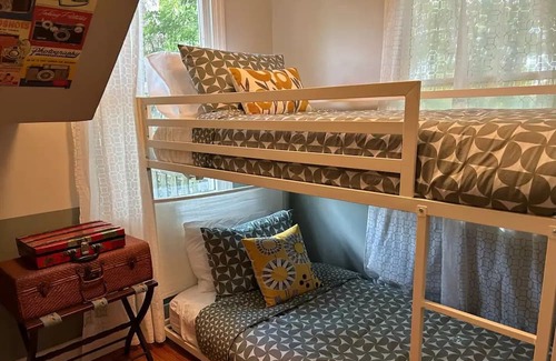 Candler Park Cabaña | Retrofun Cottage in Candler Park