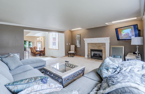 North End Casa | Huge, beautiful home for entertaining