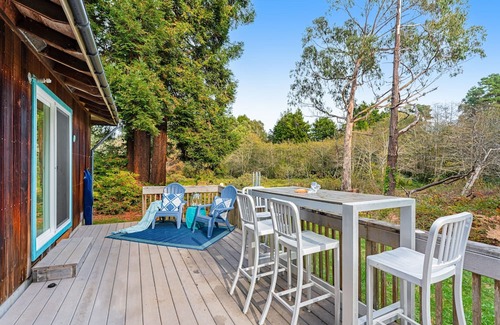 Cleone Casa | Charming house in private location near beach with fireplace & Starlink internet
