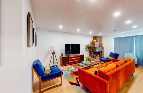 Coastal San Pedro Casa | Dog-friendly home with a firepit, fireplace, foosball, enclosed backyard, grill