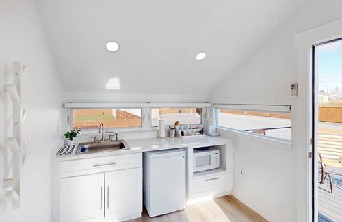 Soap Lake Apartamento | Updated retreat with kitchenette, on-site laundry, private patio, & central AC