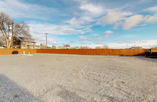 Soap Lake Apartamento | Updated retreat with kitchenette, on-site laundry, private patio, & central AC