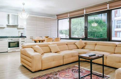 Pendik Apartamento | Bright Flat, 9 Min to IstMarina