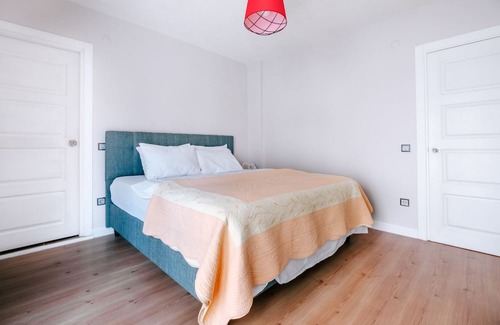 Pendik Apartamento | Bright Flat, 9 Min to IstMarina
