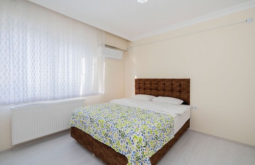 Osmangazi Apartamento | Spacious Flat w Balcony Near Metro in Osmangazi