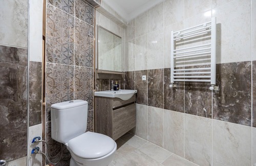 Osmangazi Apartamento | Spacious Flat w Balcony Near Metro in Osmangazi