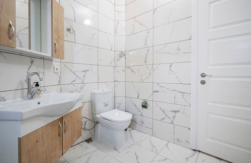 Osmangazi Apartamento | Huge Flat w Balcony Near Grand Mosque in Osmangazi