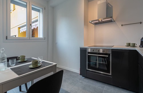 Villa San Giovanni Apartamento | [1 min walk from Metro M1] The Modern Suites