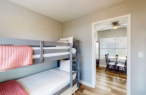 Aransas Pass Casa | Renovated cottage with private yard, covered patio, & W/D - snowbird-friendly