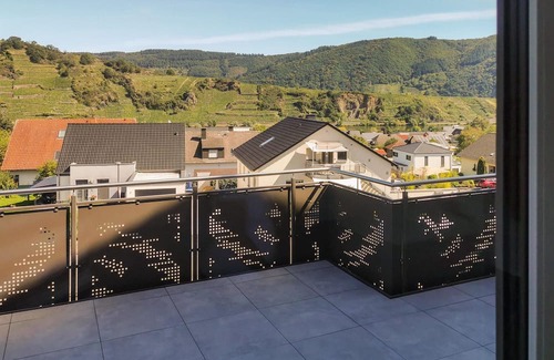 Mehring Apartamento | This modern vacation apartment not far from the Moselle welcomes you with a wonderful view of the co