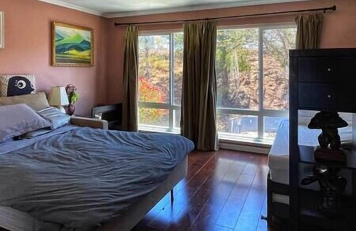 Portola Casa | 4br/3ba Amazing View/Luxury/Free Parking/85"TV