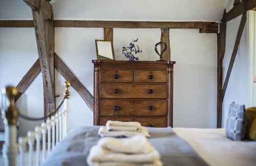 Westbrook Court Casa | Large 6 bedroom holiday home close to Hay on Wye - with incredible views