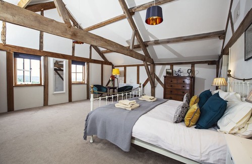 Westbrook Court Casa | Large 6 bedroom holiday home close to Hay on Wye - with incredible views