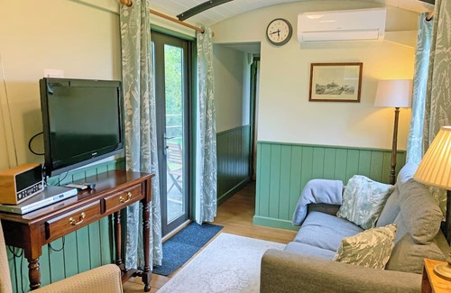 Pattiswick Cabaña | Quirky, unusual stylish brake wagon set in beautiful countryside, a real gem of a getaway.