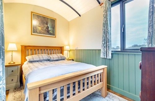 Pattiswick Cabaña | Quirky, unusual stylish brake wagon set in beautiful countryside, a real gem of a getaway.