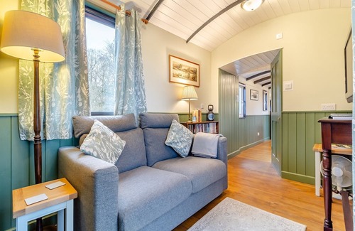 Pattiswick Cabaña | Quirky, unusual stylish brake wagon set in beautiful countryside, a real gem of a getaway.